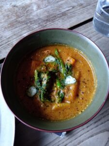 オクシモロンの大根とマトンのカレー