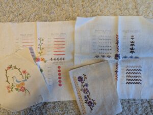 フェリシモ刺しゅうキット２回分の完成写真