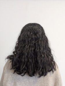 美容室に行く直前の髪。白髪もどうにかせねば。