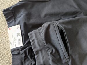 ユニクロのジョガーパンツ、レディースとキッズの比較